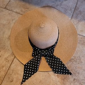Floppy hat with bow, brand new